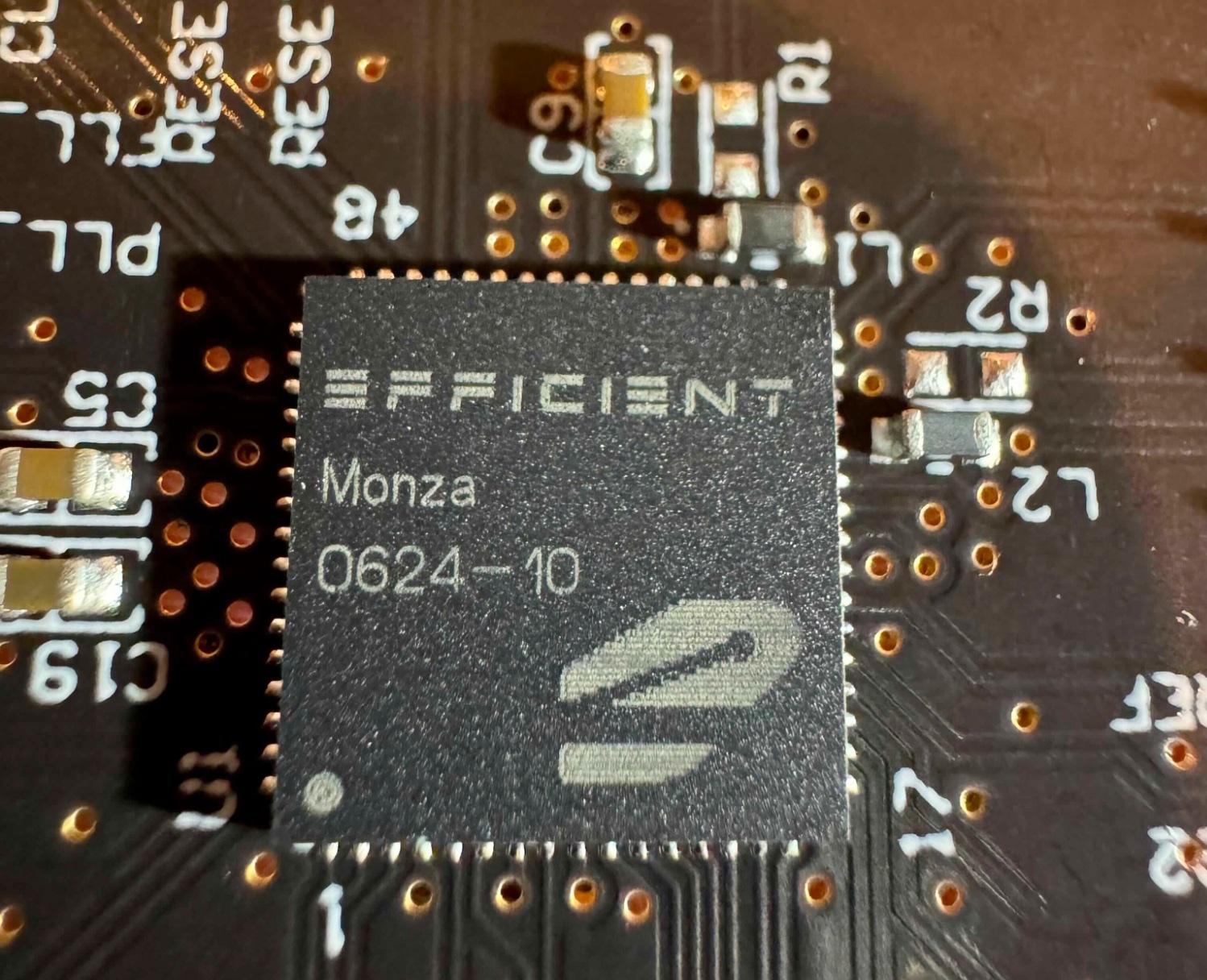 An image of our first silicon chip, Monza